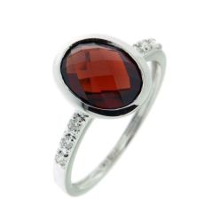 Bague Or Blanc 750 Grenat Ovale 10x8mm et Diamant
