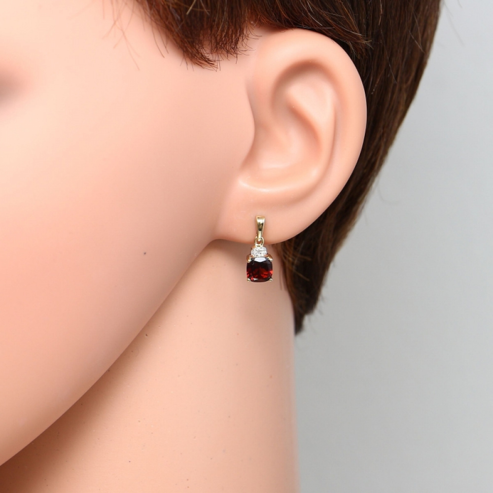 Boucles d'oreilles Aura trois diamants taille coussin