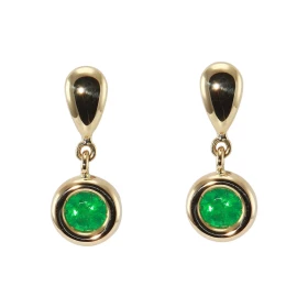  Boucles d oreilles pendantes Or Jaune serties d emeraudes Ces émeraudes rondes 4,5mm sont serties dans des motifs or jaun...