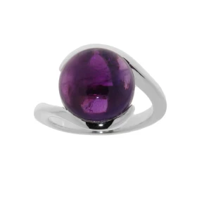 Bague style moderne sertie d une pierre ronde La pierre varieté Améthyste est taillée cabochon Elle mesure 12mm diamètre e...