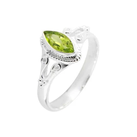 Bague Argent 925 Péridot Navette 8x4mm Bague Argent 925 sertie d une pierre 8x4mm Pierre taillée à facettes montée serti c...