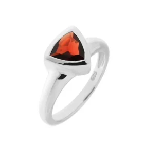 Bague Argent sertie d un Grenat Pierre taille trillion 7mm coté Serti Clos Largeur monture (sur doigt, vue dessus) : 9,5mm
