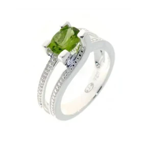 Bague Argent 925 Péridot sertie d une pierre ovale 8 x 6 mm Largeur sur doigt (vue dessus) : 9.5 mm 