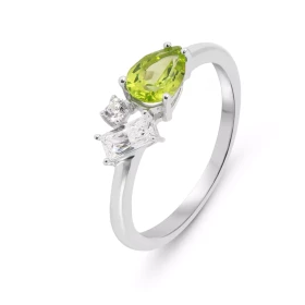 Bague Argent Rhodié 925 composé d un péridot forme poire 5x7mm, un oxyde zirconium rectangulaire 2,5x5mm un oxyde 2mm diam...