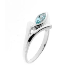 Bague Topaze bleue, monture Argent 925/1000 Topaze taille navette 8x4mm Largeur monture : 10mm