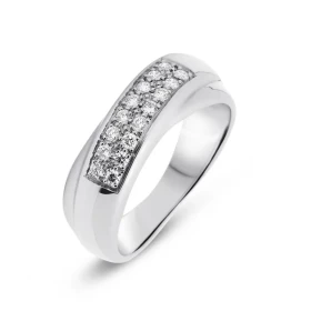  Bague Or Blanc sertie 16 diamants pour un poids total 0,29 carat Largeur monture (vue dessus) : 7mm 
