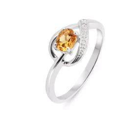 Bague Citrine Diamant Or Blanc 375 Cette bague Or 375 est surmontée d une Citrine sertie par 4 griffes Cette pierre est ta...