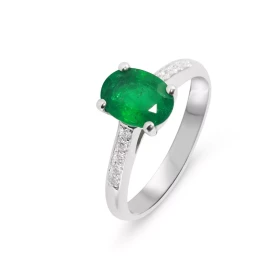  Bague Or Blanc 750 Emeraude Ovale 8x6mm Diamant Monture type solitaire épaulé Emeraude Ovale 8x6mm (1.2 carat) sertie à g...