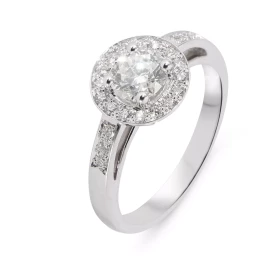  Bague Entourage Diamant Or Blanc 750 Cette bague est sertie d une pierre centrale 0.69 carat Couleur F - Pureté Si2 L ent...