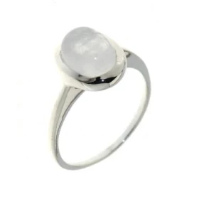 Bague style classique sertie d une pierre ovale La pierre est taillée cabochon , elle mesure 9x7mm Monture solitaire serti...