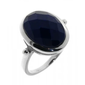 Bague style intemporel sertie d une pierre ovale La pierre varieté Lapis Lazuli est taillée d une manière très originale (...