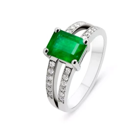  Bague Or Blanc 750 sertie d une Emeraude rectangulaire 8x6 mm 24 diamants 1,2mm Poids total Diamant : 0,185 carat Poids E...