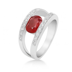 Bague Or Blanc 750 Rubis Birman diamants Rubis ovale 8.09x5.55 mm Entourage composé 20 diamants 1,5mm
