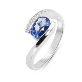  Bague Or Blanc 750 Saphir Ceylan 8x6mm Diamant Saphir Ceylan Ovale 8x6mm (1.38 carat) Qualité Sahpir : AAA Serti demi clo...