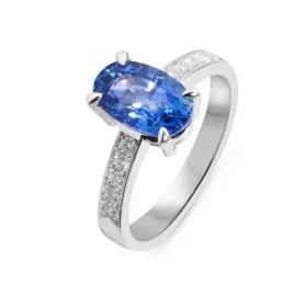  Bague Or Blanc 750 sertie d un Saphir Ceylan Ovale 10x6mm 10 diamants 1,6mm Poids Saphir : 3.19 carats Poids total diaman...