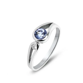  Bague Or Blanc 750 sertie d un Saphir Ceylan rond 4mm d un diamant rond 2mm Serti demi clos Poids Diamant : 0,07 carat Po...