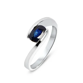  Bague Or Blanc sertie d un Saphir ovale 7x5mm (0,8 carat) Monture solitaire croisé 