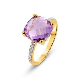 Bague Or Jaune 375 Améthyste Cousin 10x10mm Diamant Bague Or Jaune 375 sertie d une pierre taille coussin 10x10mm Entourag...