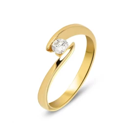  Bague Or Jaune sertie d un Diamant rond 3,5mm diamètre Largeur monture (vue dessus) :5,4mm Poids Diamant : 0,19 carat Qua...