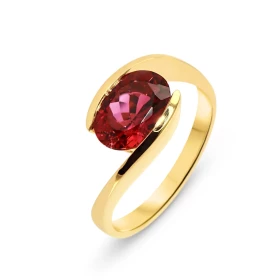  Bague Or jaune sertie d une Tourmaline rose ovale 9x7mm (2.3 carats) 