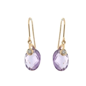  Boucles d oreilles pendantes Améthyste Diamant Or Jaune 750 Ces élégantes pierres taillées dome ovale mesurent 9x7mm Un d...
