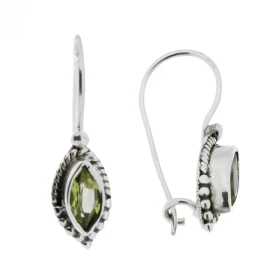 Boucles d oreilles Pendantes Argent Péridot Ces boucles d oreilles sont serties pierres forme navette Les dimensions des p...