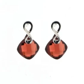 Boucles d oreilles Grenat Or Blanc 750 Ces jolies pierres taillées coussin mesurent 6x6mm Les dimensions d une boucle d or...