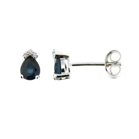 Boucles d oreilles Or Blanc 750 serties saphirs poires 5x4mm Serti à griffes + cornieres 3 Diamants sont sertis sur le hau...