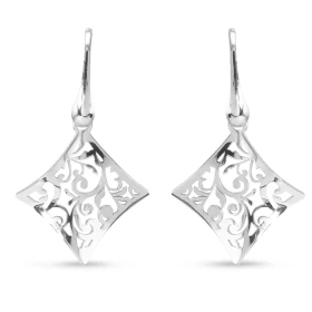 Boucles d oreilles pendantes argent rhodié composées d un losange ajouré dans un style floral Largeur : 21mm Longueur tota...