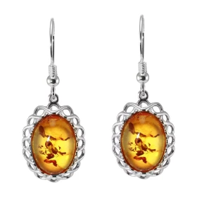 Boucles d oreilles pendantes argent composées d une ambre 10x14mm d un entourage ajouré argent Ambre couleur cognac Systèm...