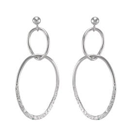 Boucles d oreilles pendantes argent rhodié composées d un petit ovale un plus grand dont l un des bord est martelé Largeur...