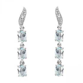 Boucles d oreilles Or blanc 375 serties 6 aigues marines ovales 4x3mm 2 diamants Longueur : 25mm Poids Diamant : 0,01 cara...