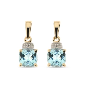 Boucles d oreilles pendantes Topaze Bleue Traitée Diamant Or Blanc 375 les Topazes Bleues sont taillées coussin mesurent 6...