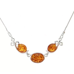 Collier Argent Ambre Motif incrusté 3 pierres ovales Dimensions du motif : 65x20mm Longueur chaine : 45cm Largeur chaine :...