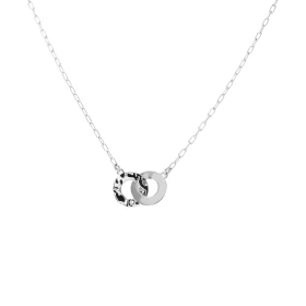 Collier argent rhodié composé d un anneau brillant un anneau martelé entrelacés 9mm diamètre Chaîne 1,4mm large Longueur :...