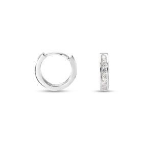 Créoles argent rhodié des oxydes zirconium sur moitiée avant Section rectangulaire 2,8mm large Système d attache : tige cr...