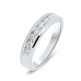  Demi alliance Or Blanc sertie 7 diamants 2,5mm diamètre (0,45 carat au total) Serti Rail Largeur monture (vue dessus) : 4...