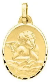 Médaille Ange Or jaune 750/1000 Plaque ovale 17x13mm.Effet satiné sur les deux faces. Le contour plaque est diamanté (effe...