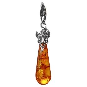 Pendentif argent composé d une ambre forme poire 11x35mm Bélière forme navette un papillon Ambre couleur cognac Dimension ...