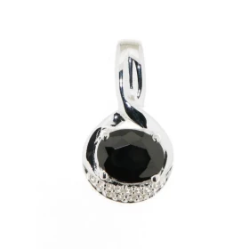  Pendentif Argent 925 Oxyde Ce pendentif est serti d un oxyde noir ovale 9x7mm 12 oxydes blancs 1mm Dimensions du pendenti...