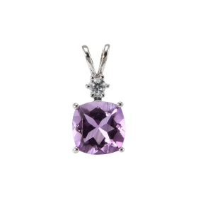 Pendentif Argent 925 Rhodié Améthyste Coussin 8x8mm Oxyde Pendentif serti d une pierre taille coussin 8x8mm d un oxyde 2.5...