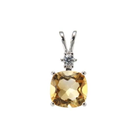 Pendentif Argent 925 Rhodié Citrine Coussin 8x8mm Oxyde Pendentif serti d une pierre taille coussin 8x8mm d un oxyde 2.5mm...