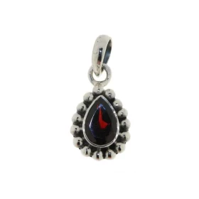Pendentif serti d une pierre forme poire Cette jolie monture Argent 925 est style ethnique Le Grenat est taillée à facette...