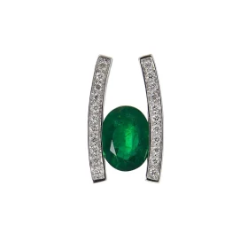 Pendentif Or Blanc 750 serti d une Emeraude Ovale 8x6mm (1,3 carat) 22 diamants 1mm (0,11 carat au total) Dimensions du pe...