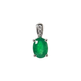  Pendentif Or Blanc 750 serti d une Emeraude Ovale 7.6x5.6mm 3 diamants Dimensions du pendentif (bélière incluse) : 13x6mm...