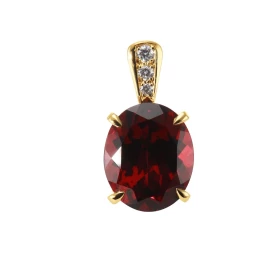  Pendentif Or Jaune 750 serti d un Grenat ovale 11x9mm (4.8 carats) 3 diamants Poids total diamant : 0,045 carat Serti gri...