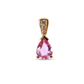  Pendentif Or Jaune 750 serti d un Saphir Rose Poire 7x5mm 3 diamants Dimensions du pendentif : 13x5.5mm 