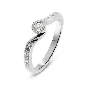  Bague Or Blanc 750 sertie d un diamant 0,16 carat Entourage composé 8 diamants pour un poids total 0,04 carat Poids Diama...