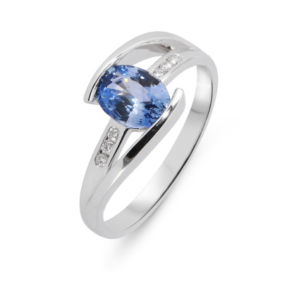 Bague Or Blanc 750 Saphir de Ceylan Ovale 8x6mm et diamants