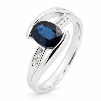 Bague Or Blanc 750 Saphir Ovale 8x6mm et diamants